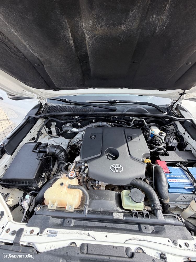 Toyota Hilux 2.4 D-4D 2WD CE - 12