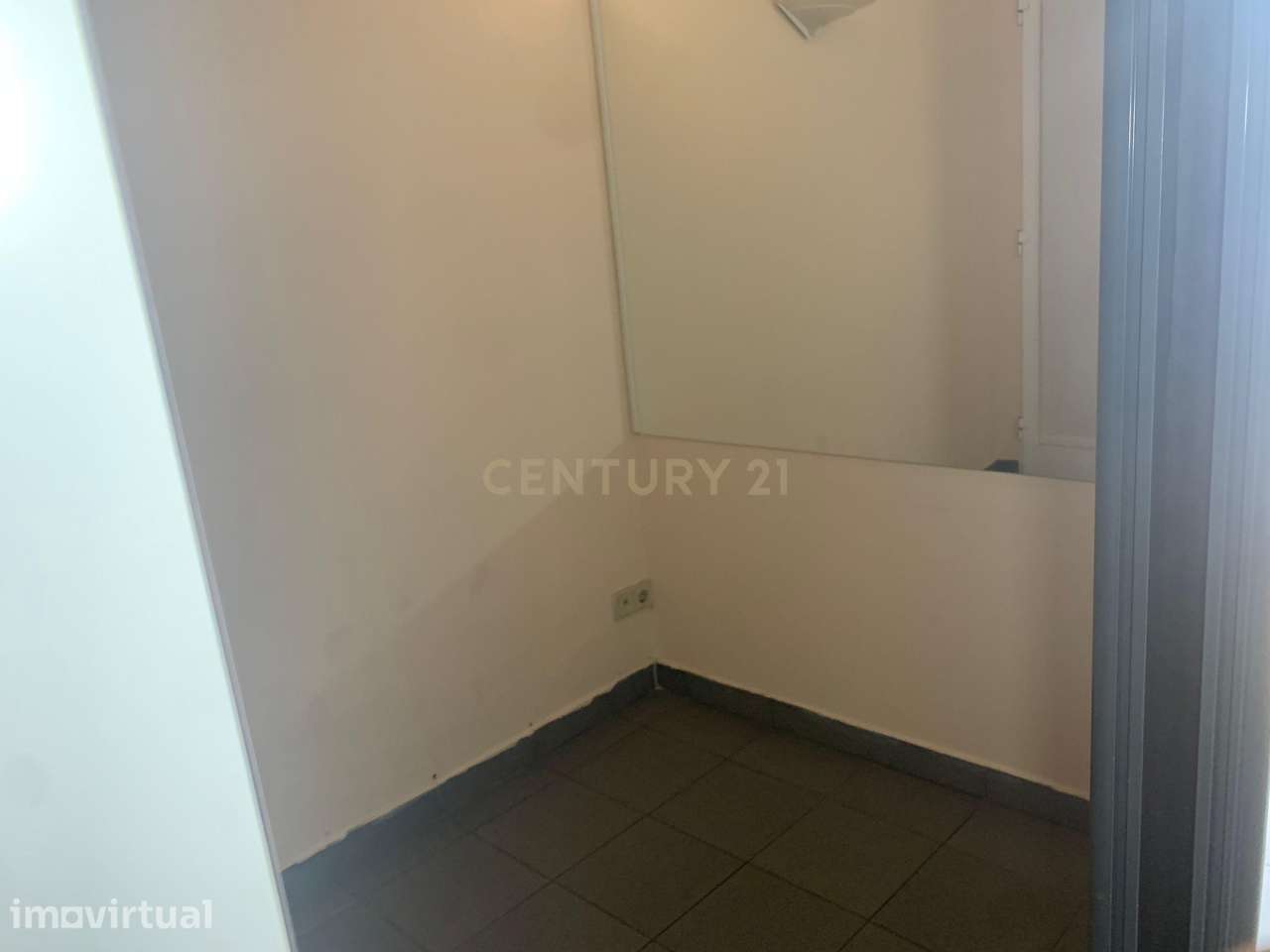 Arrenda-se Espaço Comercial em Localização Prime de Lisboa - Grande imagem: 3/10