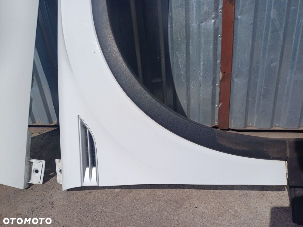 Błotnik przedni prawy lub lewy Ford Kuga Mk 1 kolor 58- biały - 3