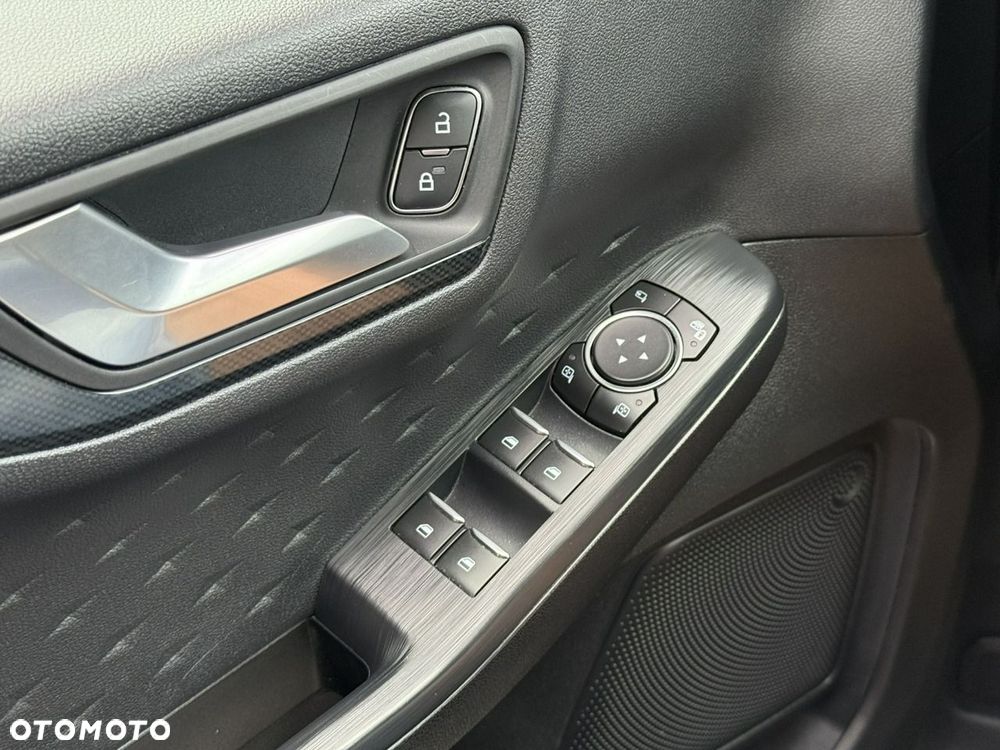Ford Kuga - 24