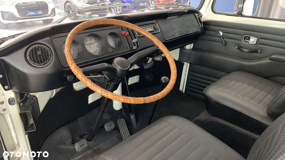 Volkswagen Multivan - 8