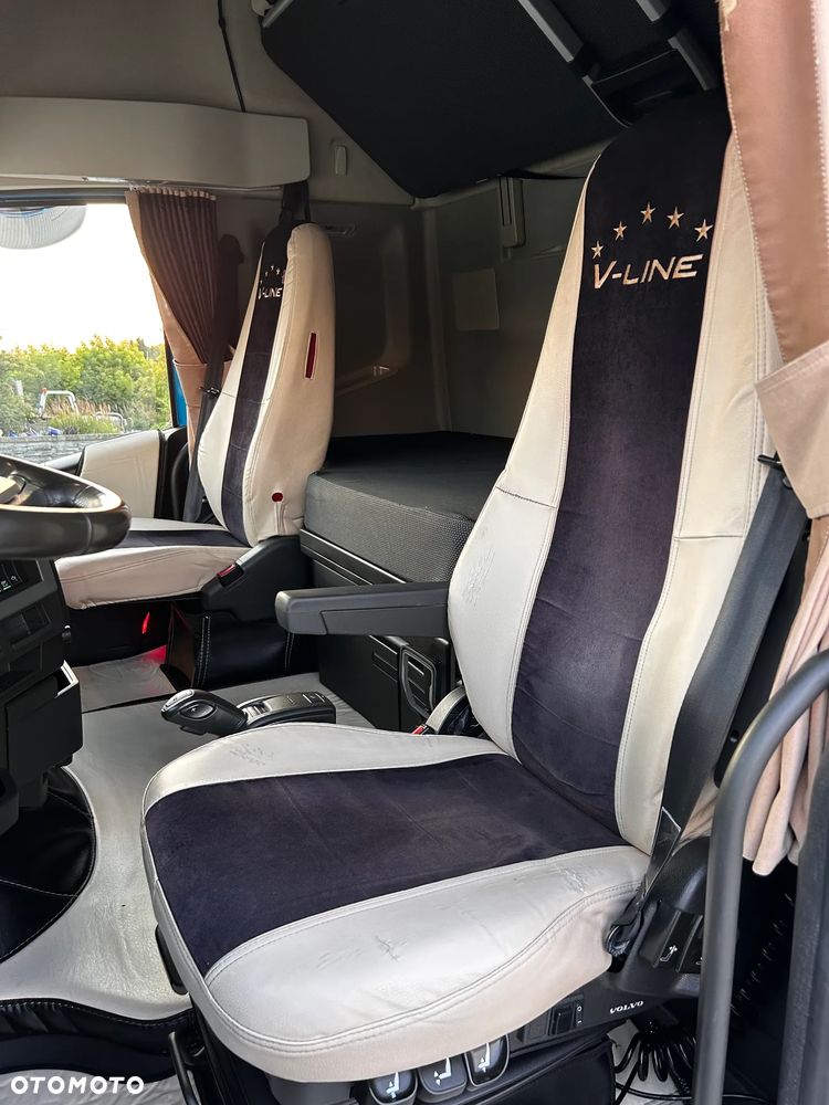 Volvo FH 500/Euro6/1 turbina /IDEALNY/ Nowe sprzęgło/Metalik/ Salon PL / Halogeny/Alufelgi //Klima Postojowa// 4 poduszki tył - 13