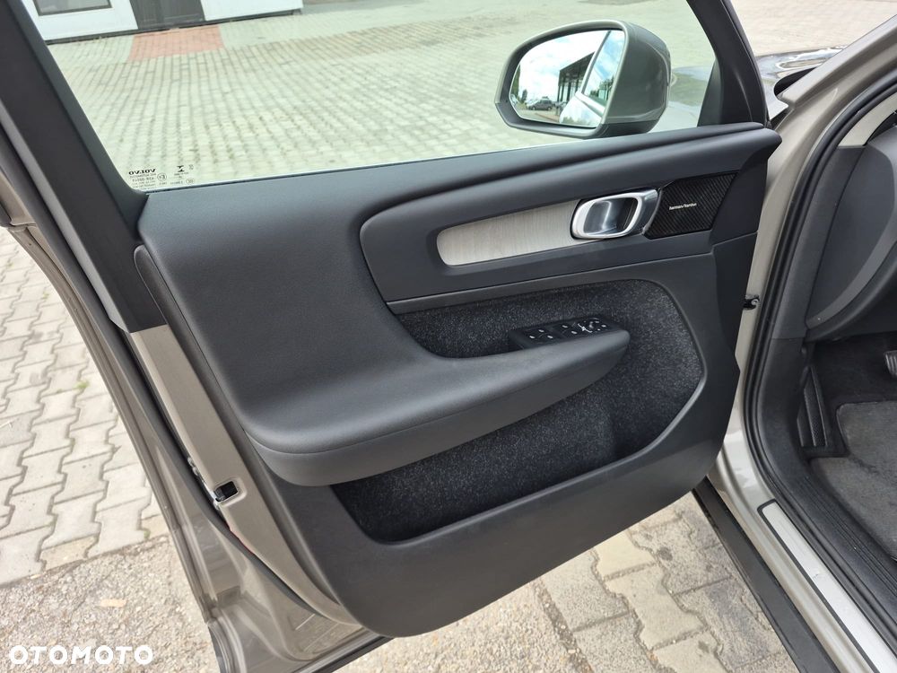 Volvo XC 40 - 27