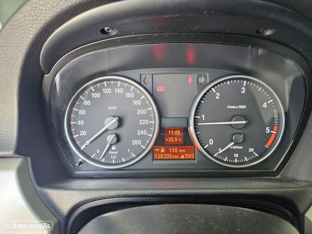 BMW 318 d LifeStyle - 28