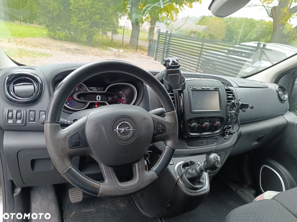 Opel Vivaro - 1