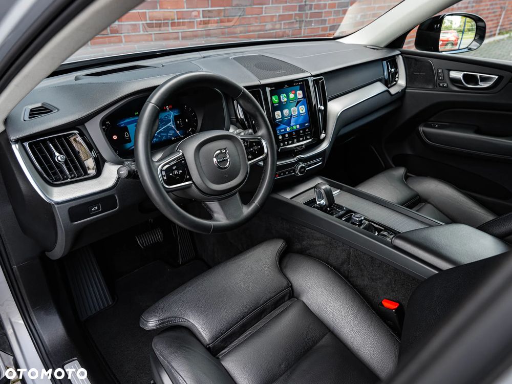 Volvo XC 60 B4 D Plus Dark - 22