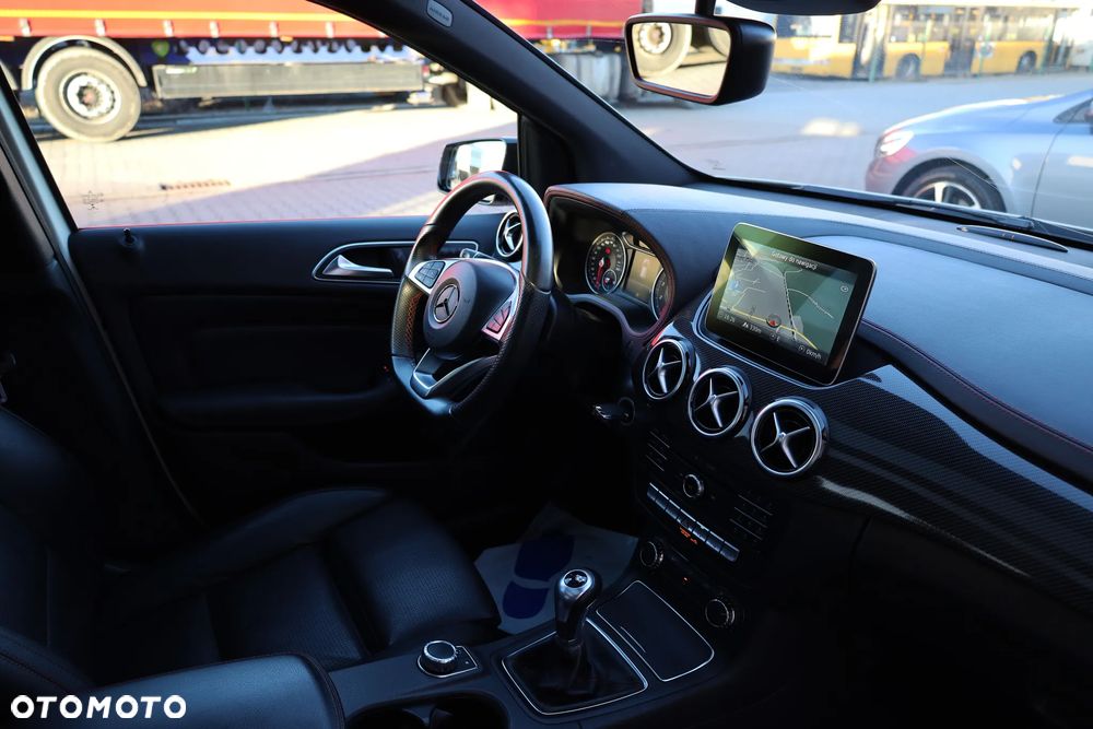 Mercedes-Benz Klasa B 200 UrbanStyle Edition - 25
