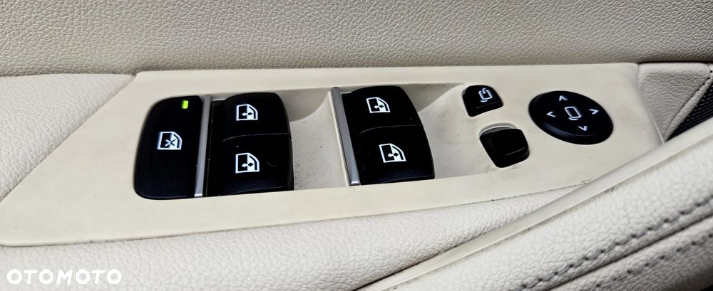 BMW Seria 5 520d xDrive Touring Luxury Line - 37