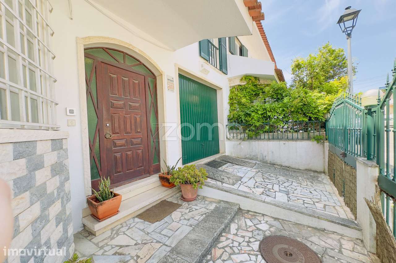 Moradia T4+1 | Renovada com piscina em Albarraque - Grande imagem: 4/60
