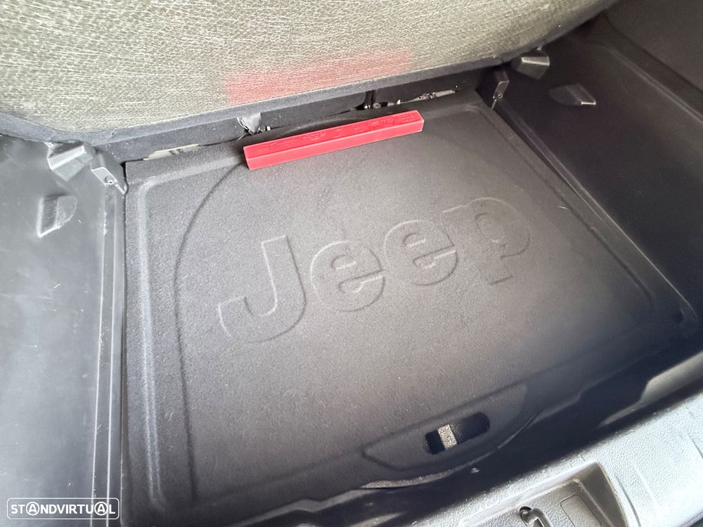 Jeep Renegade 1.0 T Limited - 26
