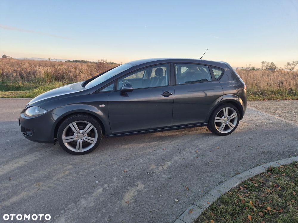 Seat Leon 2008 photo 3