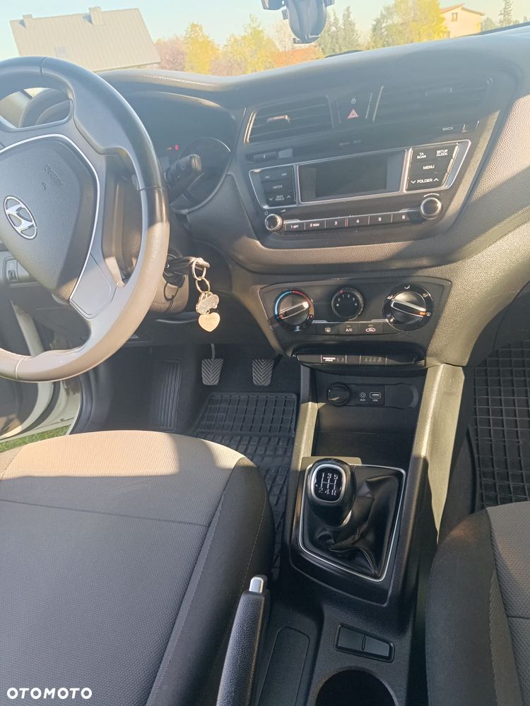 Hyundai i20 1.2 Classic Plus - 20