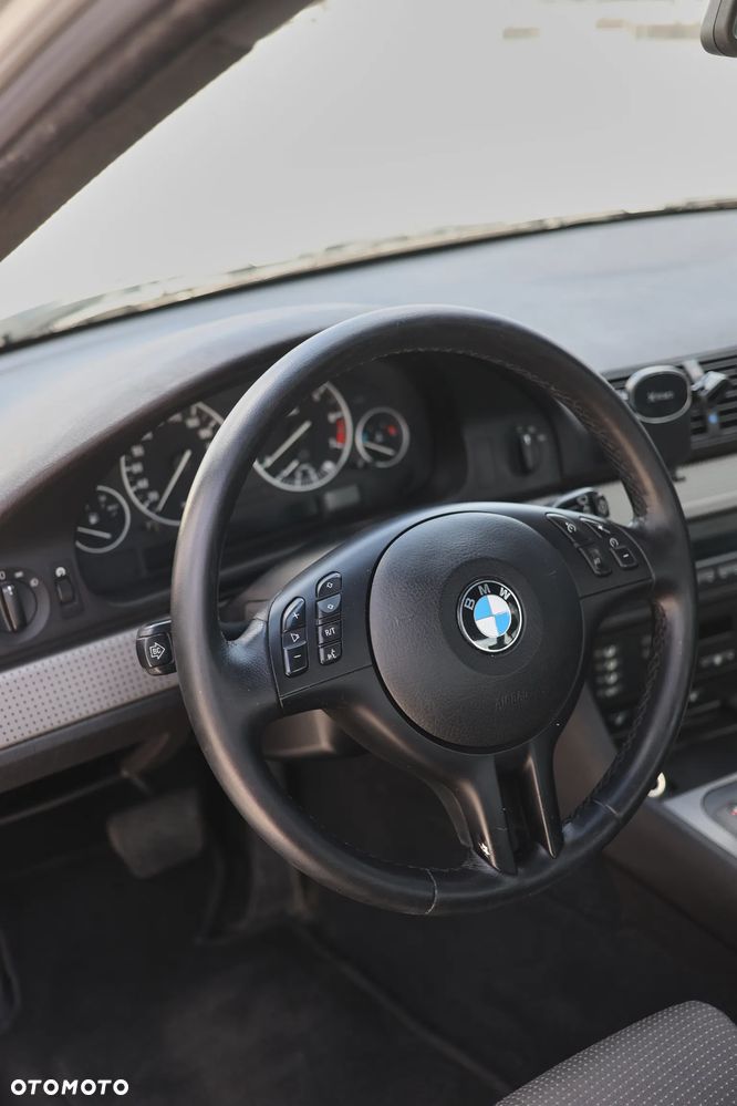 BMW Seria 5 - 10