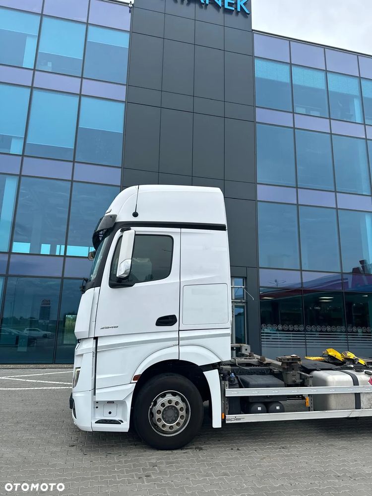 Mercedes-Benz 2548 - 8