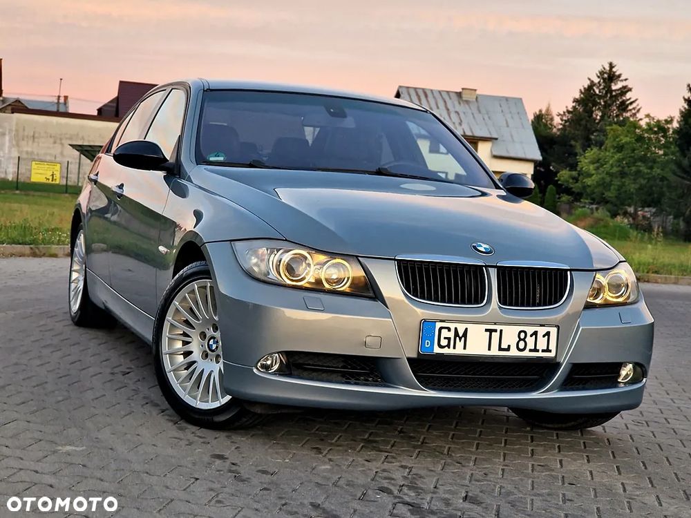 BMW Seria 3 320i - 12