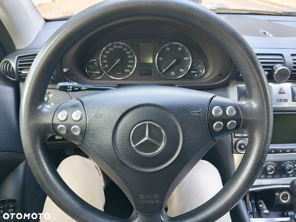Mercedes-Benz Klasa C 200 CDI Automatik DPF Sport Edition - 10