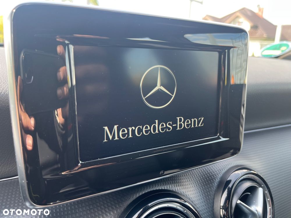 Mercedes-Benz Klasa A 180 (BlueEFFICIENCY) - 27