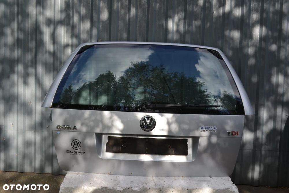 VW BORA GOLF IV KOMBI KLAPA BAGAŻNIKA Z SZYBĄ LA7W POMORSKIE - 1