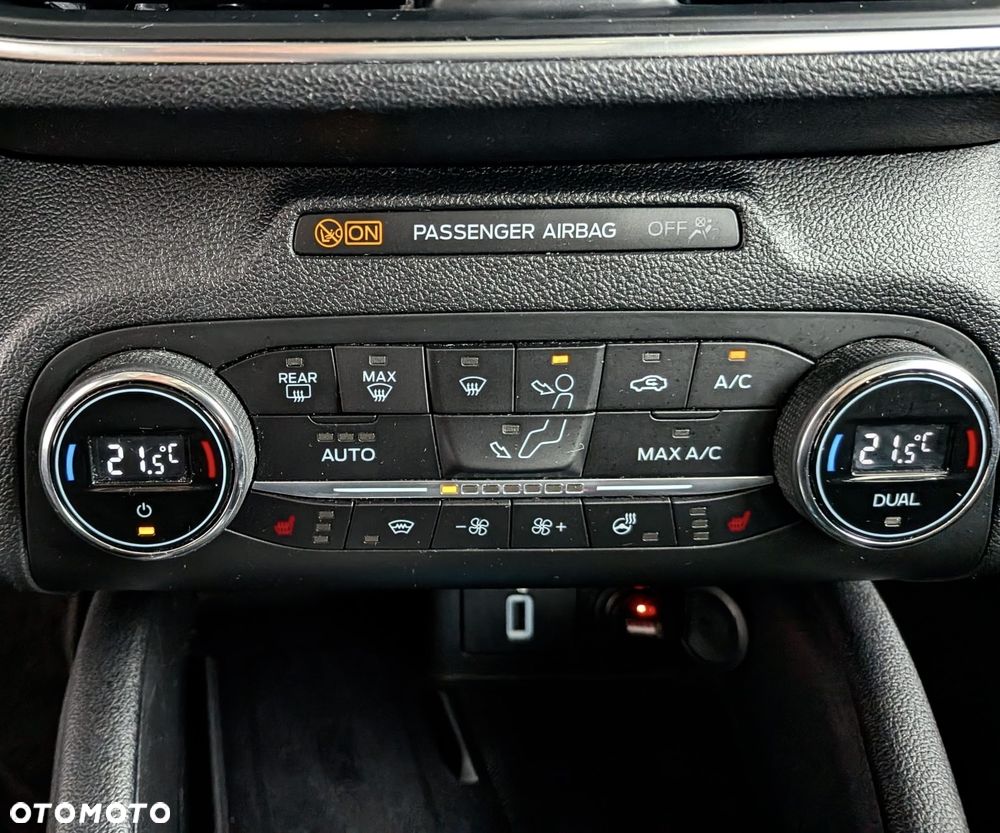 Ford Focus - 32