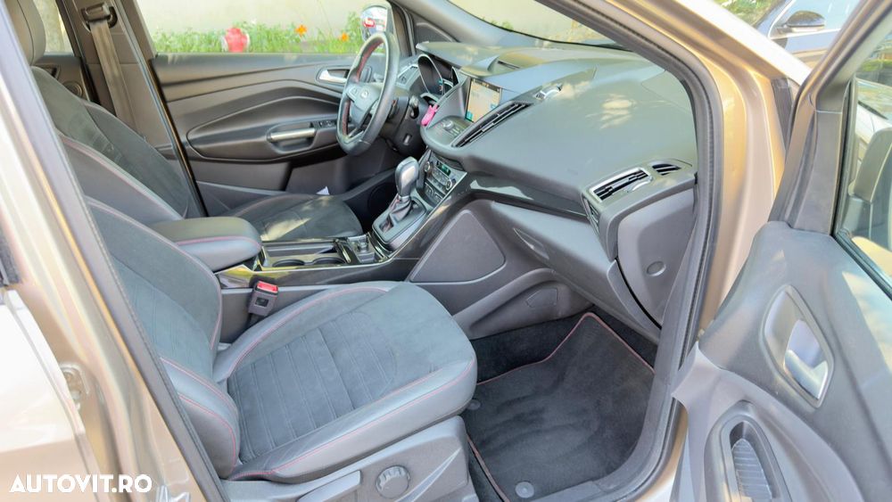 Ford Kuga 2.0 TDCi 4WD Powershift ST-Line - 13