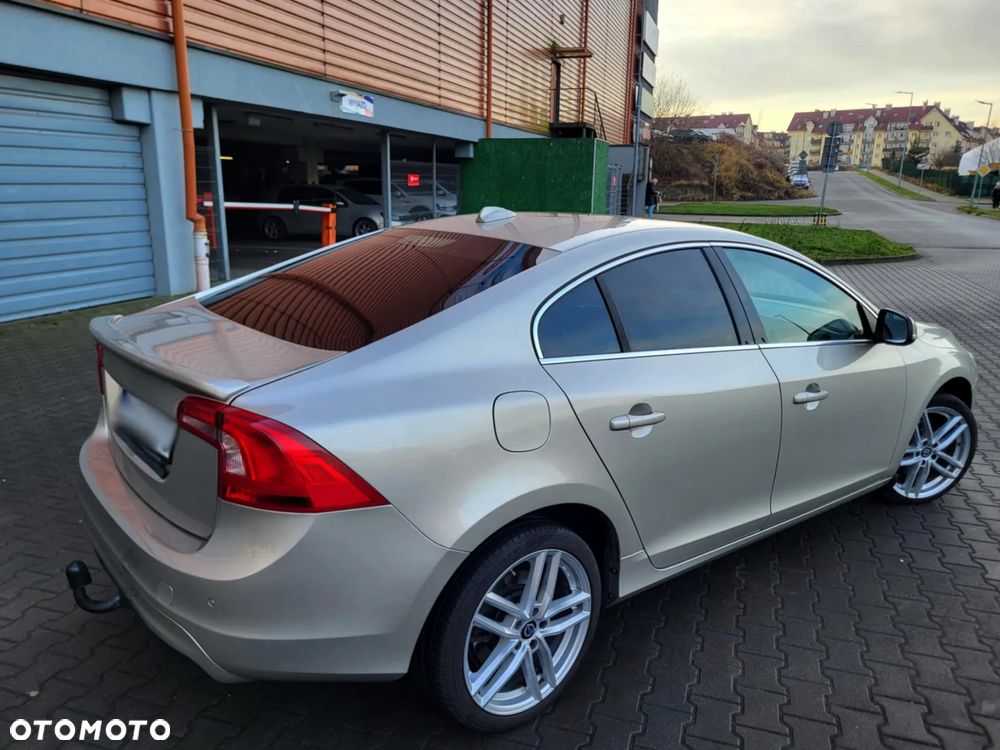 Volvo S60 D3 Momentum - 16
