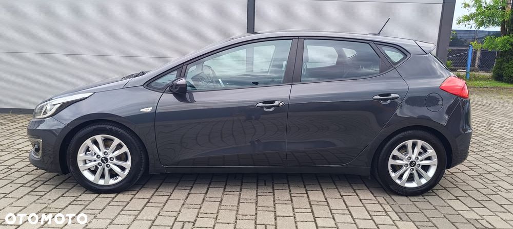 Kia Ceed - 12