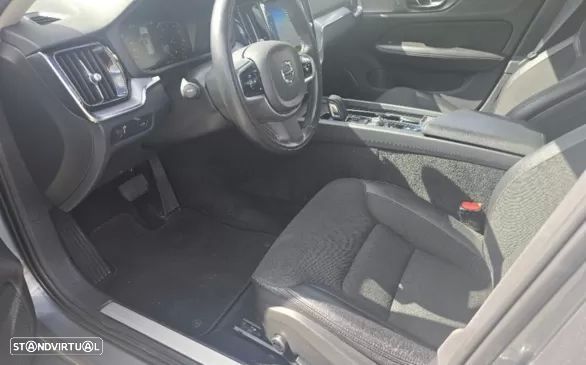 Volvo V60 2.0 B4 Momentum Plus - 7