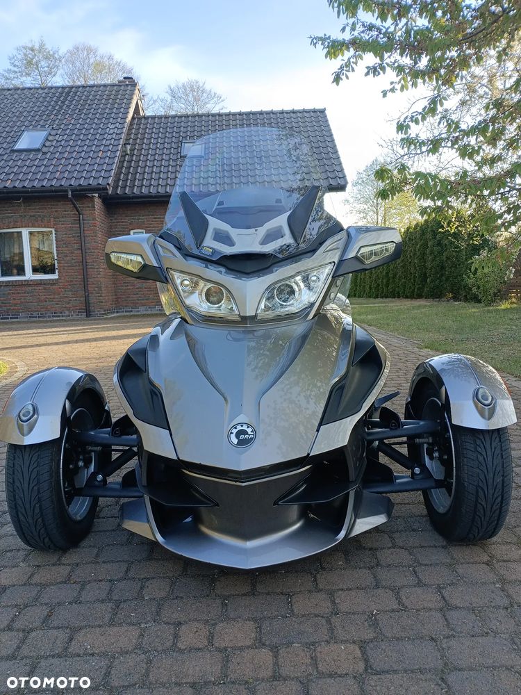 Can-Am Spyder - 2