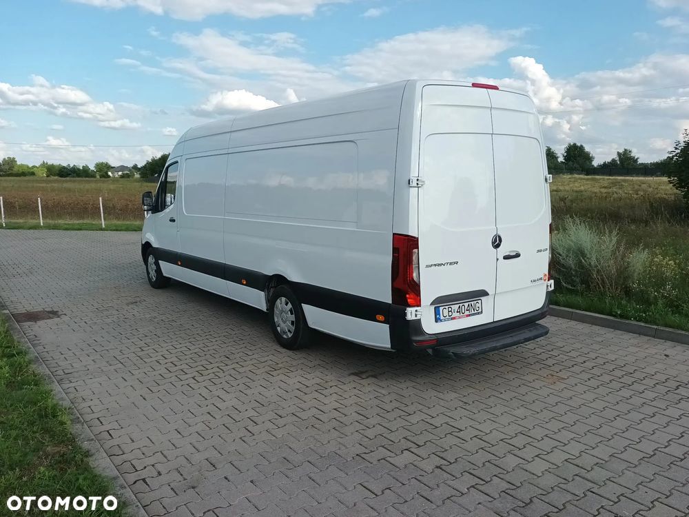 Mercedes-Benz 316 - 10