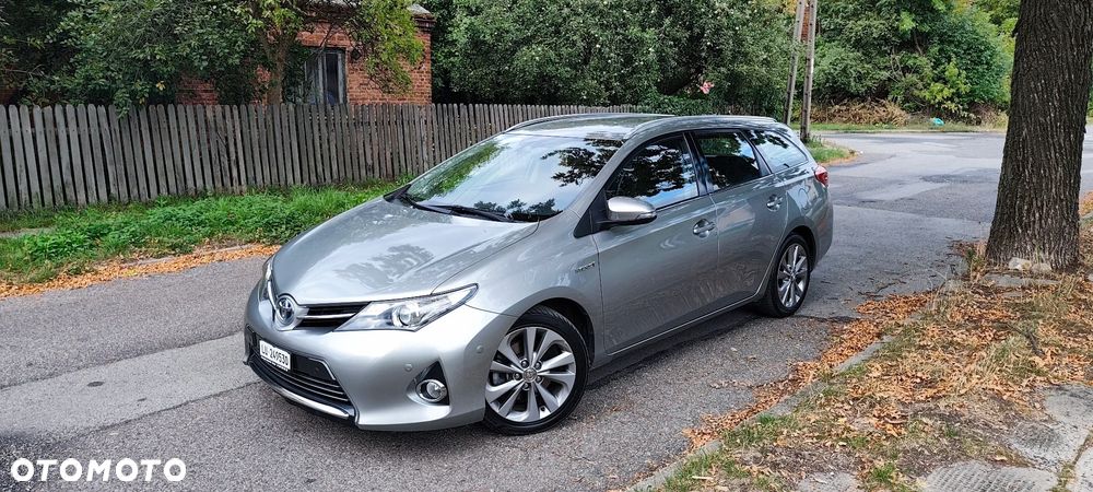 Toyota Auris 1.8 HSD Prestige NAVI - 1