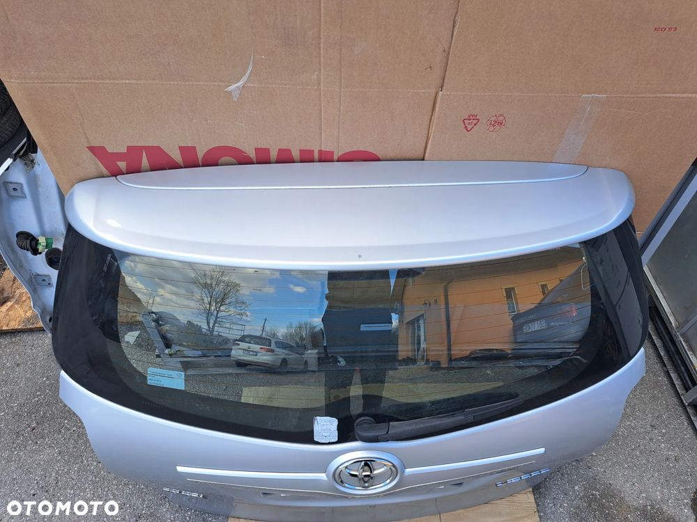 Toyota Verso lift 2013- klapa bagażnika tylna srebrna verso II lift - 2