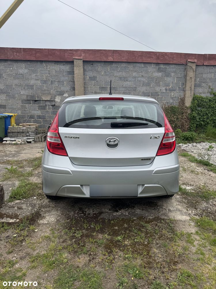Hyundai i30 1.6 CRDi Comfort EU5 - 4