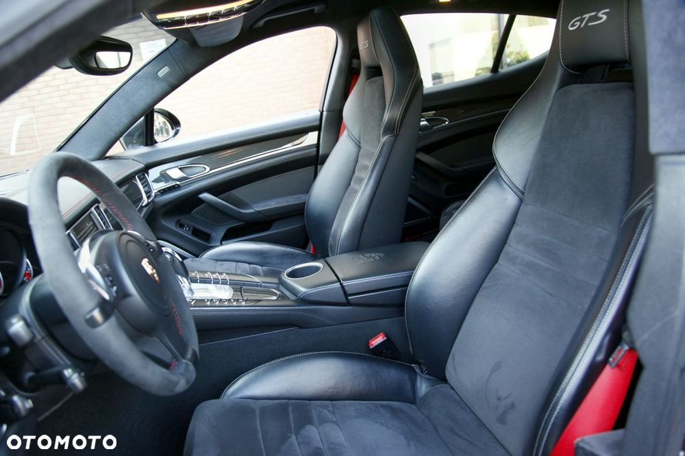 Porsche Panamera GTS PDK - 18
