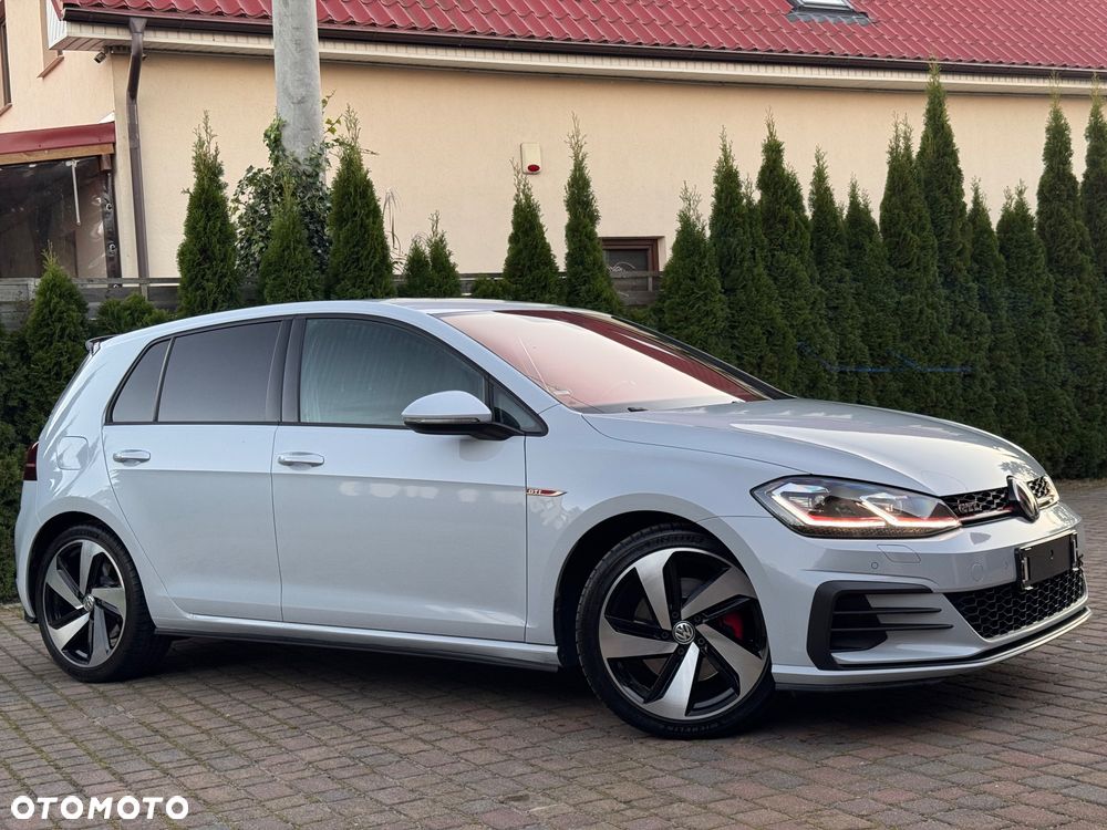 Volkswagen Golf GTI (BlueMotion Technology) - 12
