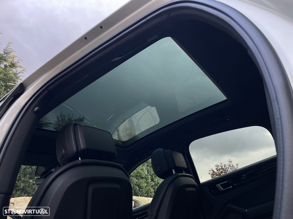 Porsche Cayenne Coupé E-Hybrid - 36