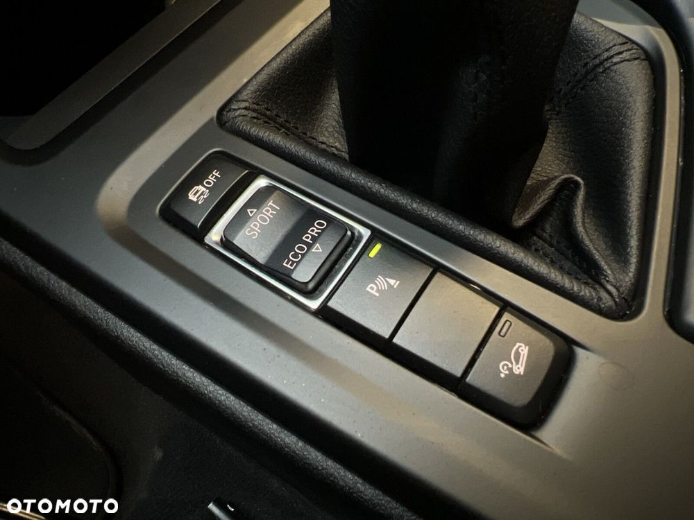 BMW X1 xDrive18d Sport Line - 19