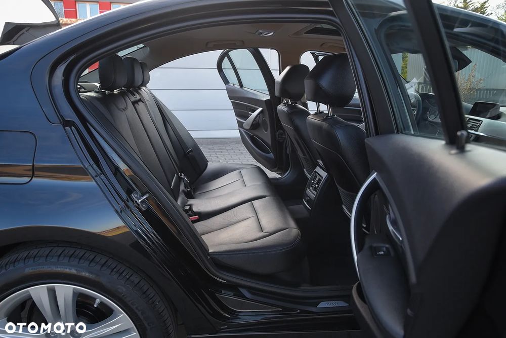 BMW Seria 3 318d - 31