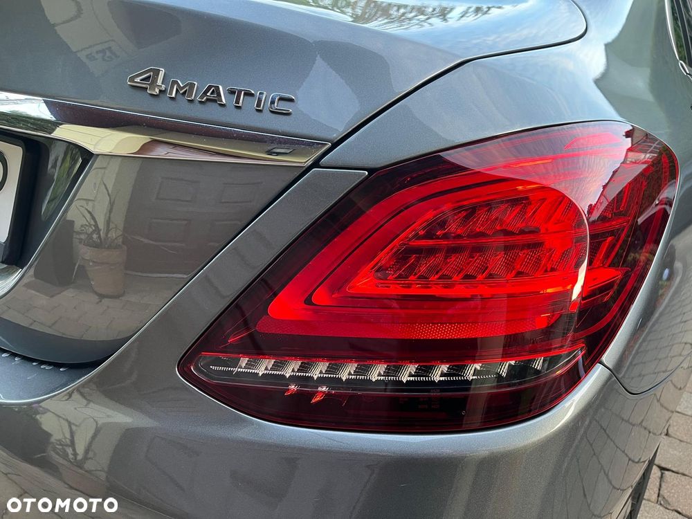 Mercedes-Benz Klasa C 200 4MATIC 9G-TRONIC - 9