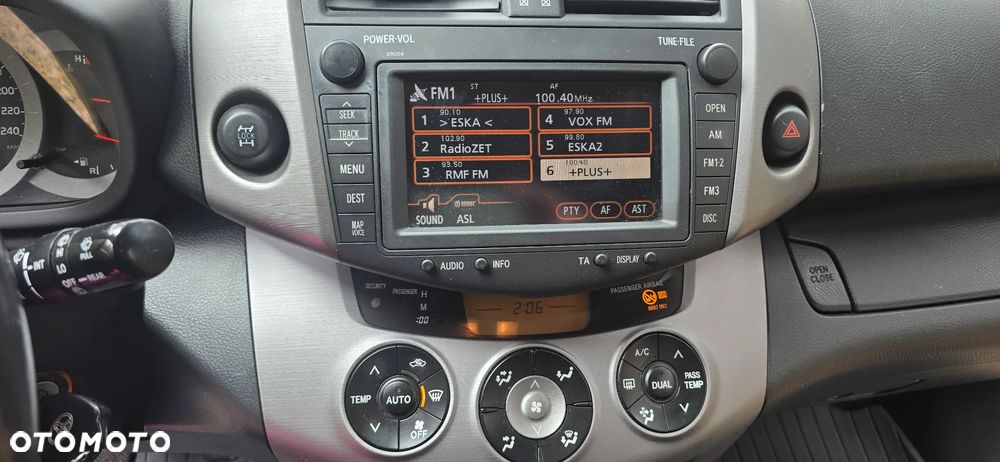 Toyota RAV4 2.2 D-4D Sol - 14