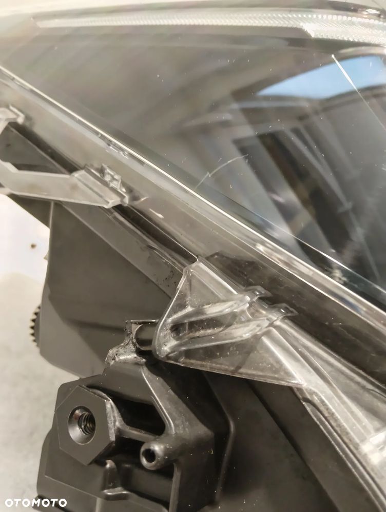 Toyota Yaris Cross FULL LED 1 SOCZEWKA PRZÓD STRONA PRAWA 0D-310 - 4