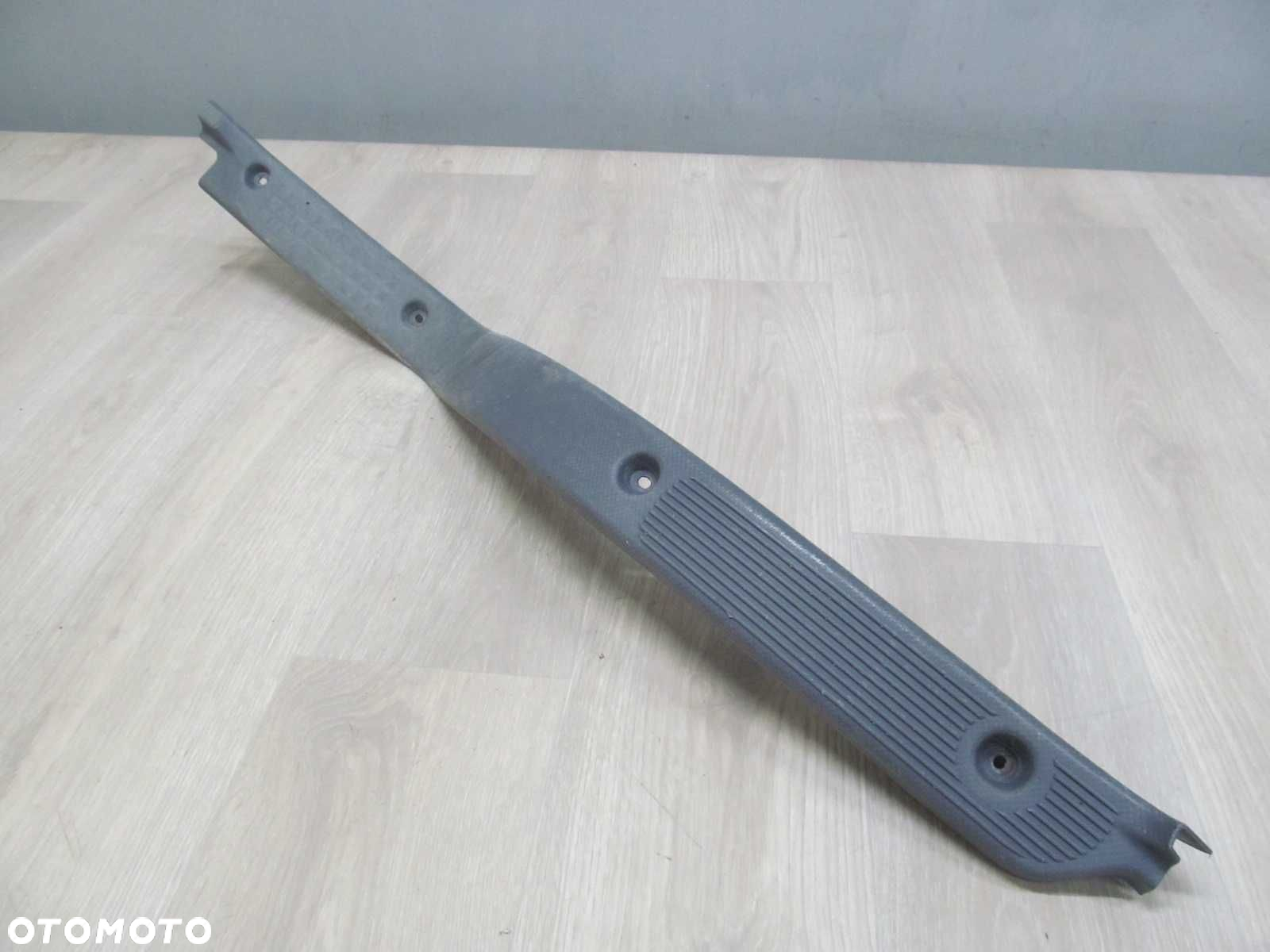 ISUZU N35 N NPR L GRAFTER LISTWA PROGOWA OSLONA PRAWA 07-18 - 2