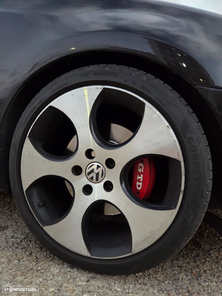 VW Golf 2.0 TDi Confortline - 10