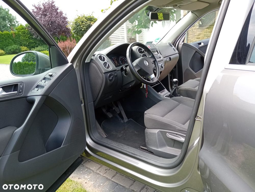 Volkswagen Tiguan - 11