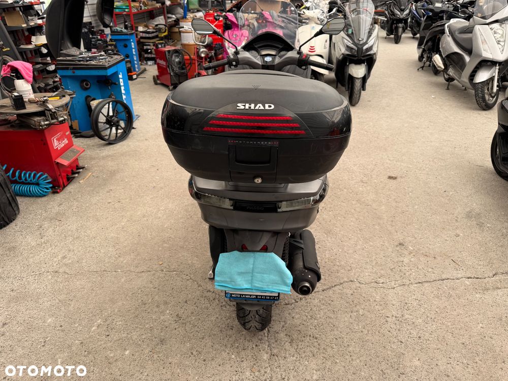 Piaggio X10 - 6