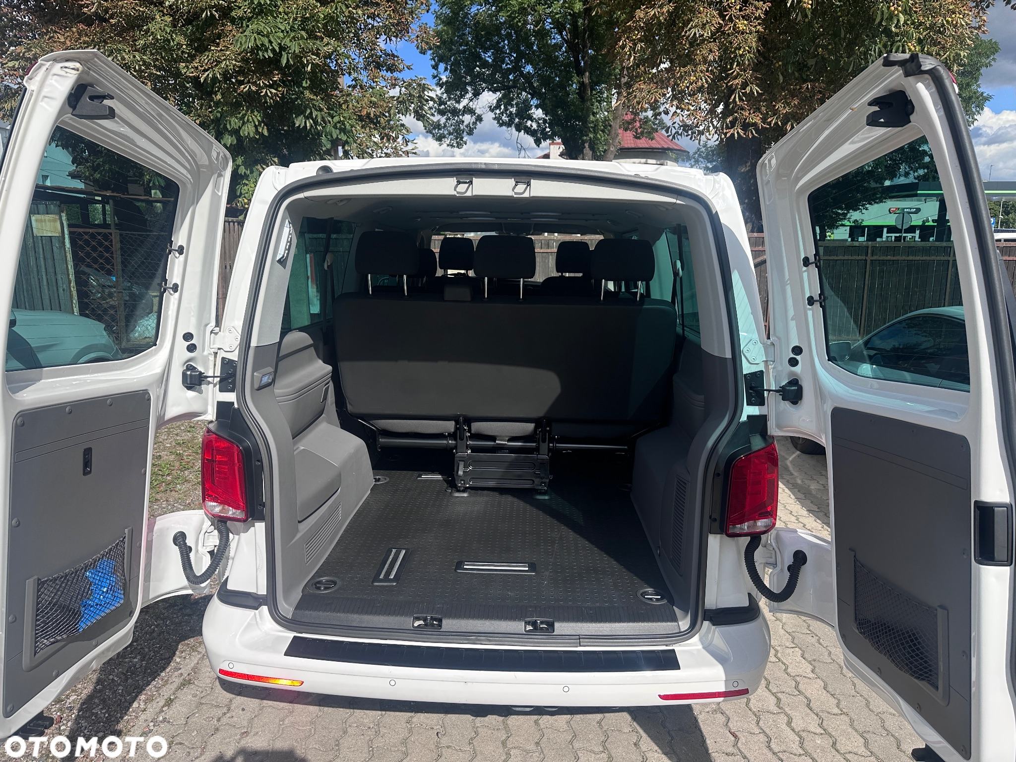 Volkswagen Caravelle 6.1 2.0 TDI L2 Highline DSG - 9