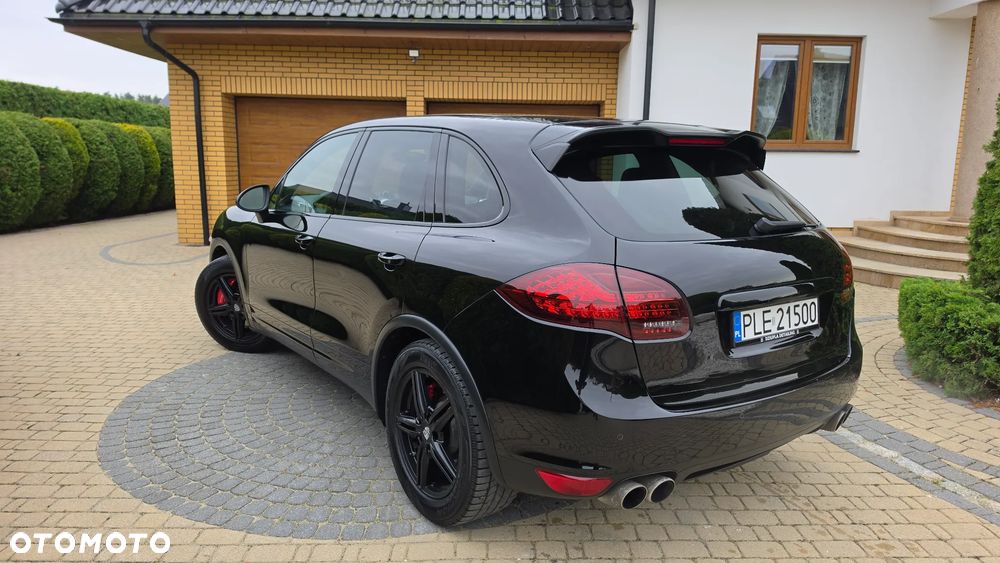 Porsche Cayenne Turbo - 15