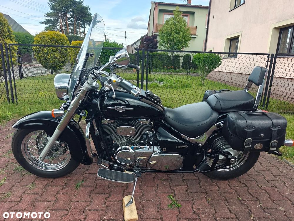 Suzuki Intruder - 17