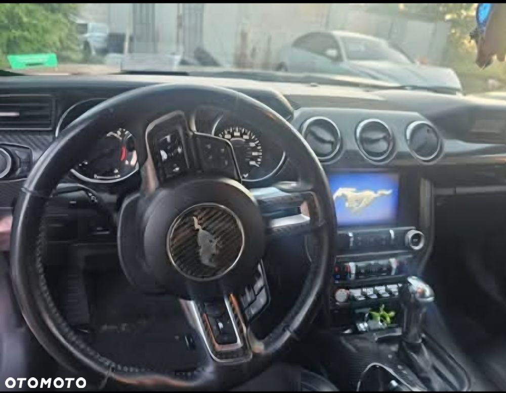 Ford Mustang - 8