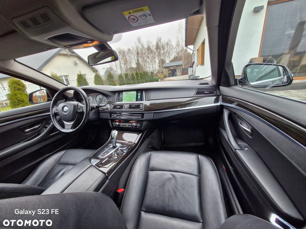 BMW Seria 5 520d xDrive - 15