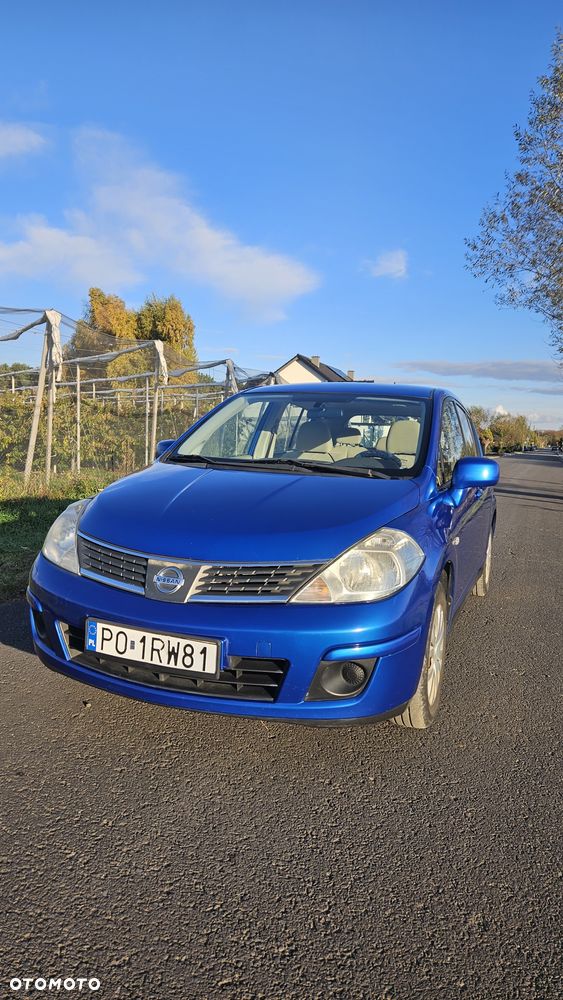 Nissan Tiida - 1